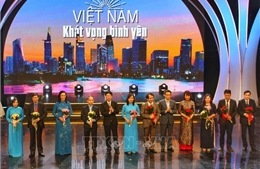 &#39;Việt Nam - Khát vọng bình yên&#39; - Tôn vinh các lực lượng tuyến đầu chống dịch