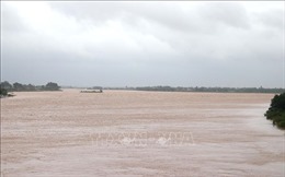 Quảng Trị: Nước sông đang lên, di dời hàng trăm hộ dân tránh lũ