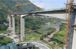 Gấp rút hoàn thành cầu cạn nối Lào Cai - Sa Pa