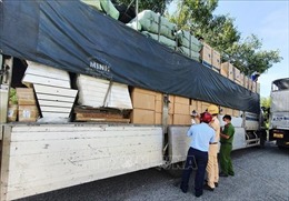 An Giang: Liên tiếp bắt giữ 3 xe tải chở số lượng lớn hàng hóa không rõ nguồn gốc