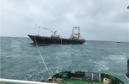 Cứu hộ 17 thuyền viên bị nạn ở biển Vân Phong 