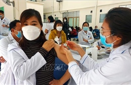 Quảng Ninh huy động tổng lực tiêm chủng diện rộng vaccine phòng COVID-19 mũi thứ 3