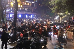 Hà Nội: Xử phạt nhiều bãi trông giữ xe vi phạm trong đêm Noel