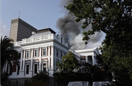Hỏa hoạn gây hư hại nặng khu phức hợp tòa nhà Quốc hội Nam Phi 