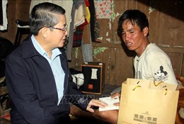 Phó Chủ tịch Quốc hội Nguyễn Đức Hải thăm, tặng quà Tết cho người dân Quảng Nam