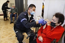 Bộ Y tế Israel nhận định làn sóng Omicron tại nước này đã chạm đỉnh  
