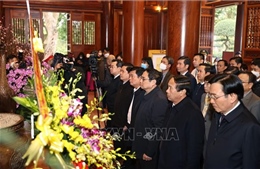 Thủ tướng Phạm Minh Chính dâng hương tưởng niệm Chủ tịch Hồ Chí Minh tại Khu Di tích Kim Liên