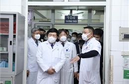 Phó Thủ tướng Phạm Bình Minh thăm, động viên đội ngũ y bác sĩ BV Hữu nghị Việt Đức