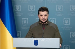 Tổng thống Ukraine gia hạn tình trạng thiết quân luật, kêu gọi đối thoại với nhà lãnh đạo Nga