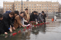 Lễ dâng hoa kỷ niệm 91 năm thành lập Đoàn TNCS Hồ Chí Minh tại LB Nga