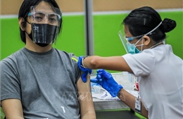 Philippines: Không nên tiêm quá số liều vaccine ngừa COVID-19 được khuyến cáo