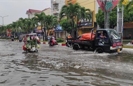Mưa lớn gây ngập nặng nhiều tuyến đường thành phố Bạc Liêu