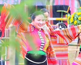 Tôn vinh giá trị văn hóa các dân tộc Việt Nam - Bài 1: Sắc màu vùng cao làm giàu thêm văn học nghệ thuật nước nhà