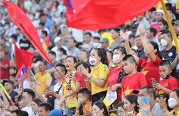 SEA Games 31: Quốc tế ấn tượng về không khí bóng đá tại sân Thiên Trường