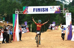 Sôi nổi thi đấu chung kết Xe đạp địa hình nội dung Băng đồng Olympic nữ