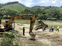 Hà Giang: Khẩn trương điều tra vụ khai thác cát trái phép trên sông Con
