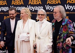 Ban nhạc ABBA gây ấn tượng mạnh với đêm diễn mở màn &#39;ABBA Voyage&#39;