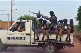 Hàng chục cảnh sát thiệt mạng trong các vụ tấn công tại Burkina Faso