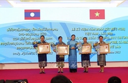 Trao tặng Huân chương, Huy chương cho các tập thể, cá nhân Hội Liên hiệp Phụ nữ Lào