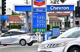 Giá xăng tại Mỹ tiếp tục giảm