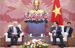 Chủ tịch Quốc hội đề nghị WB ưu tiên hỗ trợ Việt Nam xây dựng &#39;hạ tầng mềm&#39;