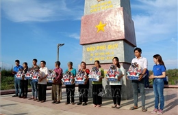 Tuổi trẻ Thông tấn xã Việt Nam hướng về biển, đảo quê hương