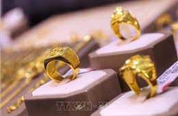 Sáng 25/7, giá vàng giảm 400.000 đồng/lượng