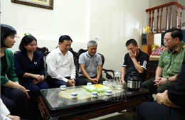 Bí thư Thành ủy Hà Nội chia buồn với gia đình cán bộ, chiến sỹ Công an hy sinh khi chữa cháy