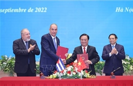 Thủ tướng Phạm Minh Chính và Thủ tướng Cuba chứng kiến Lễ ký kết các văn kiện 
