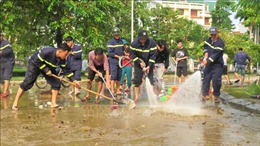 Nhiều trường ở Thừa Thiên - Huế cho học sinh đi học trở lại sau lũ