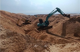 Tìm thấy thi thể nạn nhân thứ 3 trong vụ sạt lở mỏ titan tại Bình Thuận