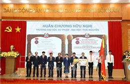 Trường Đại học Sư phạm - Đại học Thái Nguyên đón nhận Huân chương Hữu nghị của Nhà nước Lào