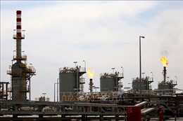 Giá dầu thế giới giảm khoảng 3 USD/thùng 