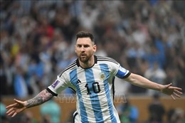 Messi giúp Argentina dẫn trước Pháp trong hiệp 1