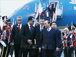 Chủ tịch nước Nguyễn Xuân Phúc tới Jakarta, bắt đầu chuyến thăm cấp nhà nước tới Indonesia