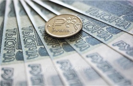 Đồng ruble của Nga giảm xuống mức thấp nhất trong gần 8 tháng