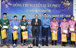 Chủ tịch nước chúc Tết, tặng quà công nhân lao động tại tỉnh Kiên Giang