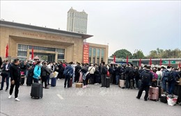 Khoảng 4.000 người xuất nhập cảnh qua Cửa khẩu Móng Cái sau khi thông quan trở lại