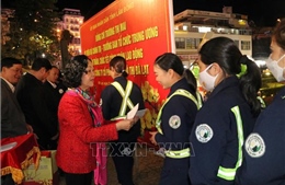 Đồng chí Trương Thị Mai chúc Tết công nhân môi trường Đà Lạt