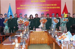 Trao quyết định cho 7 sĩ quan làm nhiệm vụ gìn giữ hòa bình Liên hợp quốc