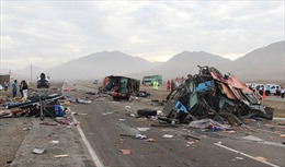 Va chạm giữa xe buýt và xe 3 bánh ở Peru, ít nhất 10 người thiệt mạng