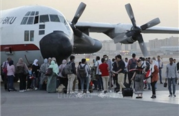 Mỹ sơ tán nhóm công dân đầu tiên khỏi Sudan