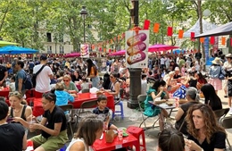 Sôi động lễ hội ẩm thực đường phố Việt Nam tại Paris