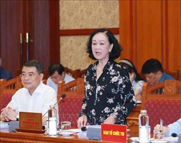 Đồng chí Trương Thị Mai chủ trì giao ban với các ban cán sự Đảng ở Trung ương