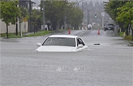 Lượng mưa kỷ lục ở Đông Bắc Nhật Bản, một người tử vong trong ô tô ngập nước
