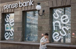 Ukraine quốc hữu hóa ngân hàng lớn liên quan đến Nga