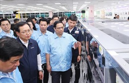 Thủ tướng thăm và làm việc tại Công ty TNHH Samsung Việt Nam