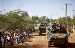 Pháp đình chỉ viện trợ cho Burkina Faso 