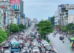 Ngày đầu tuần, ùn tắc trên nhiều tuyến phố Hà Nội