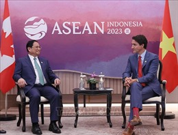 Thủ tướng Phạm Minh Chính gặp Thủ tướng Canada Justin Trudeau